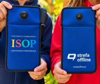 ISOP-International-School-of-Poznan-etui-Strefa-Offline-1536x864